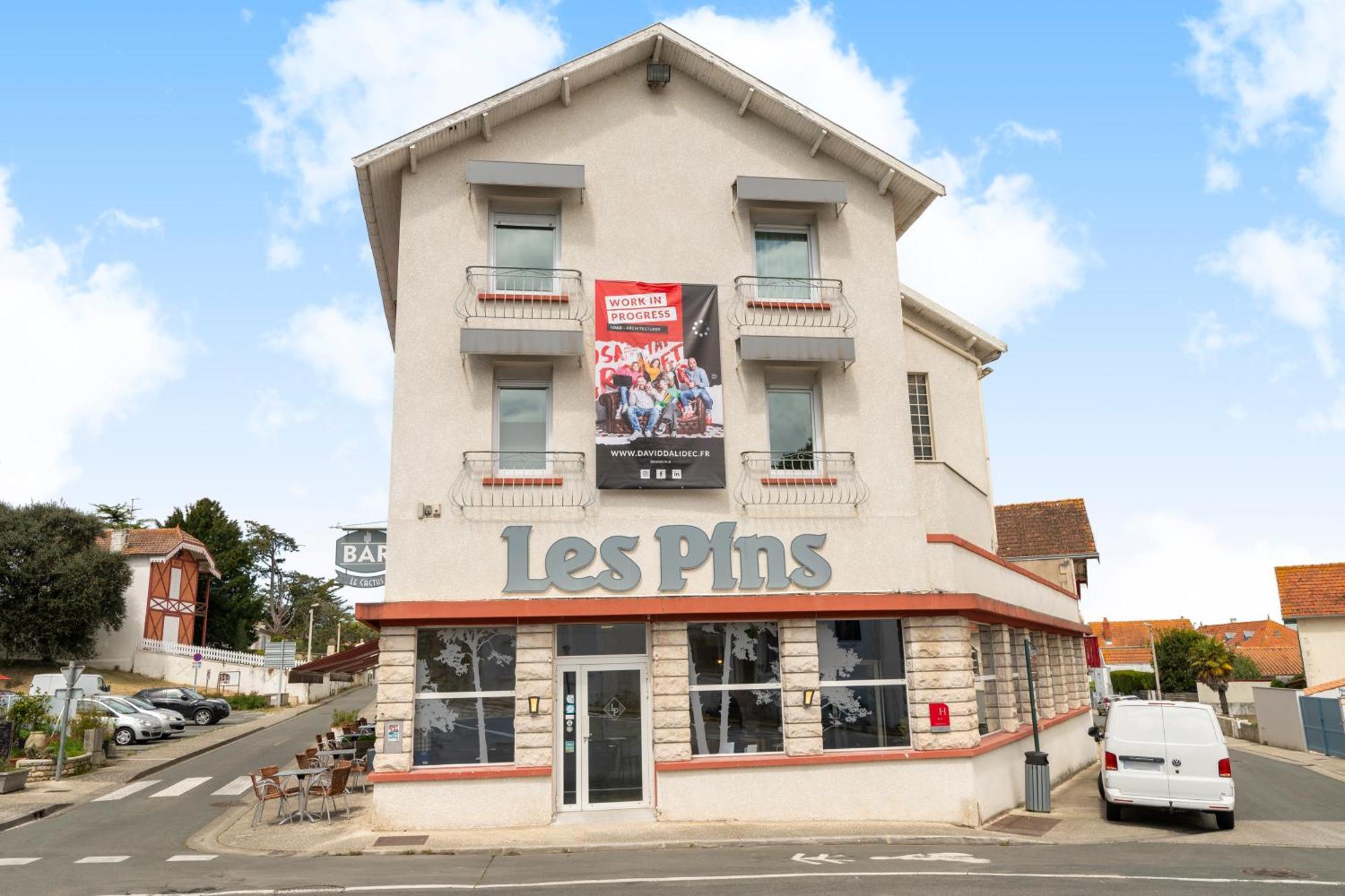 Hotel Les Pins Сен-Трожан-ле-Бен Экстерьер фото
