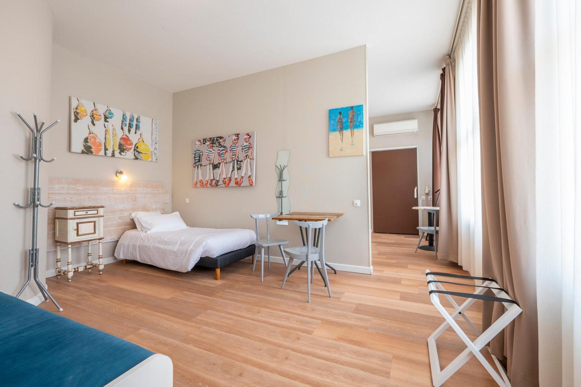 Hotel Les Pins Сен-Трожан-ле-Бен Экстерьер фото