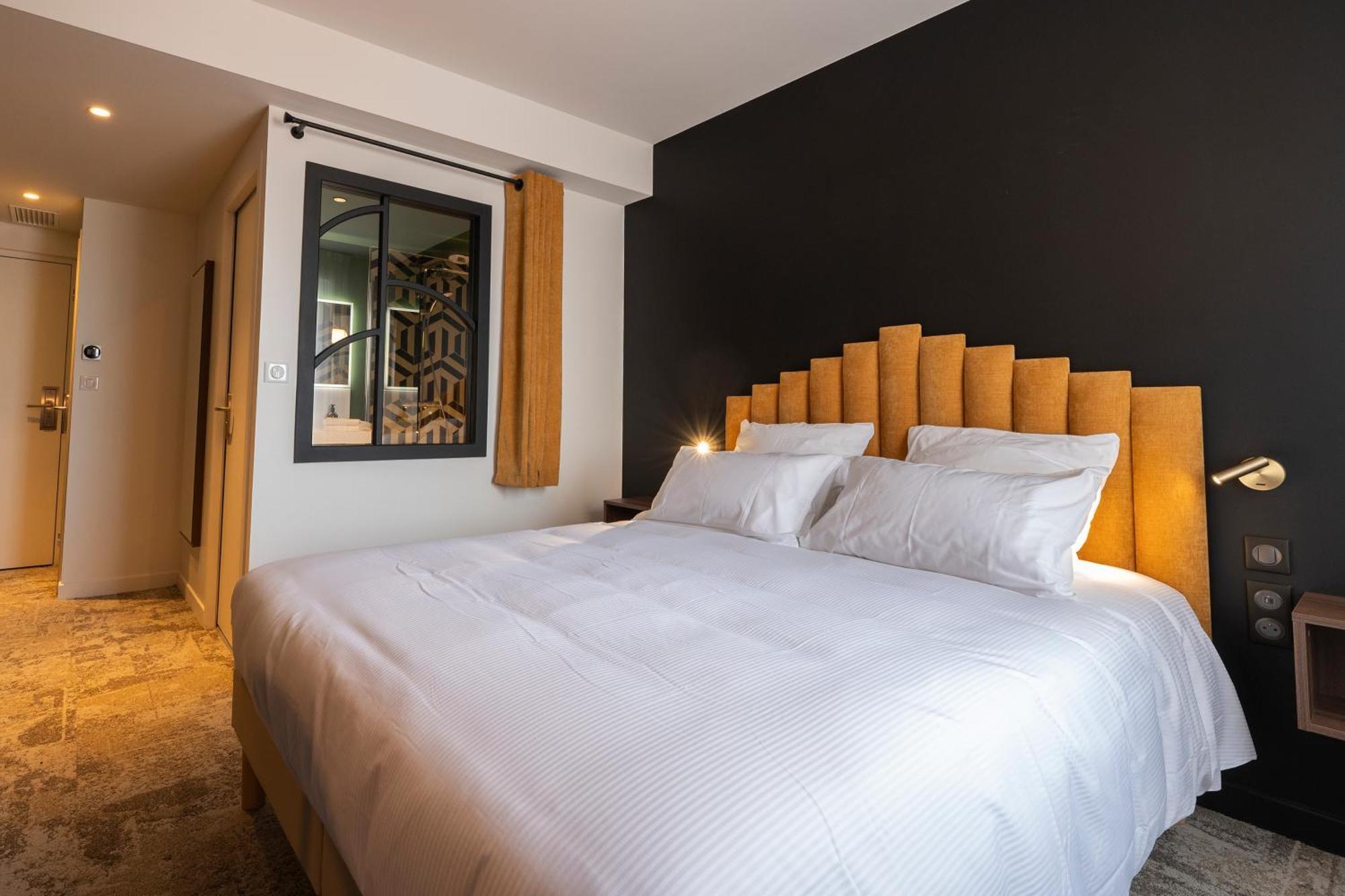 Hotel Les Pins Сен-Трожан-ле-Бен Экстерьер фото