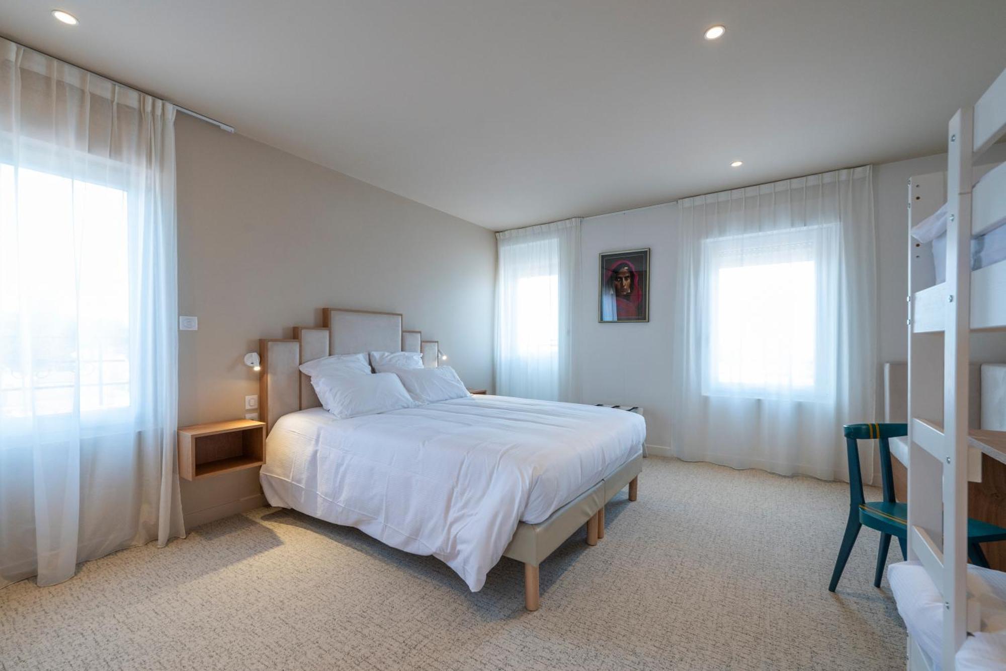 Hotel Les Pins Сен-Трожан-ле-Бен Экстерьер фото