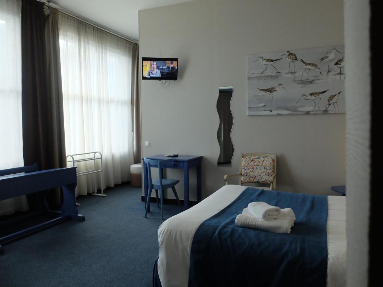 Hotel Les Pins Сен-Трожан-ле-Бен Экстерьер фото