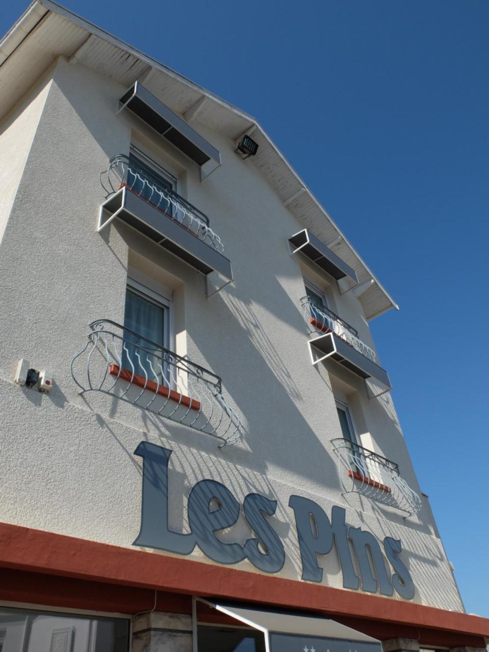 Hotel Les Pins Сен-Трожан-ле-Бен Экстерьер фото
